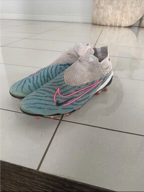 Nike Phantom Vision Elite Laceless Soccer Cleats - Teal & Pink